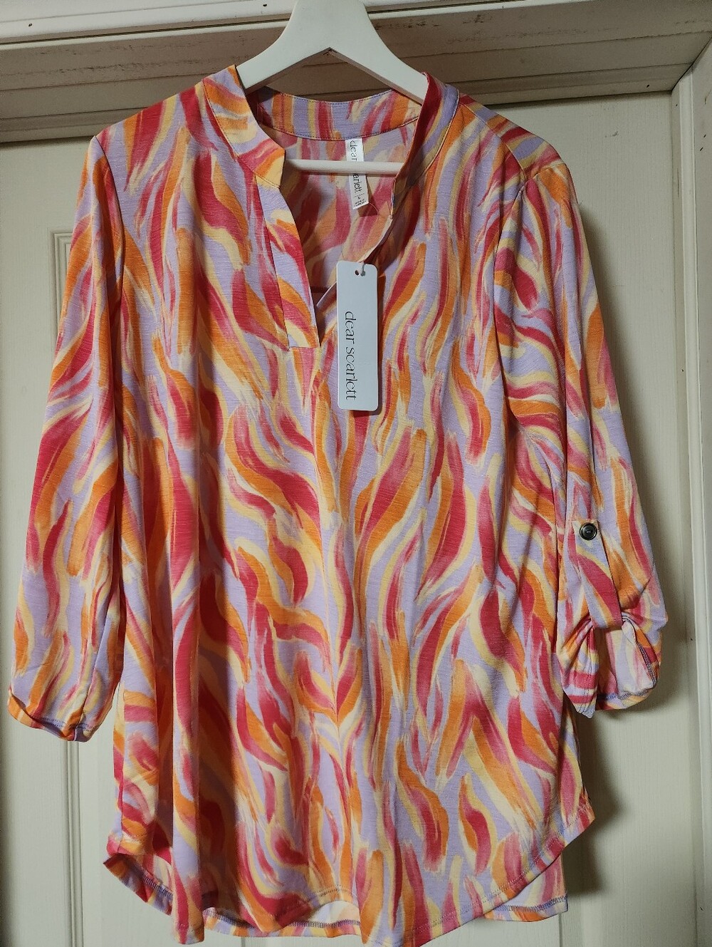 NWT Dear Scarlett Abstract Pink Orange Split Neck Blouse Top.  Size Large